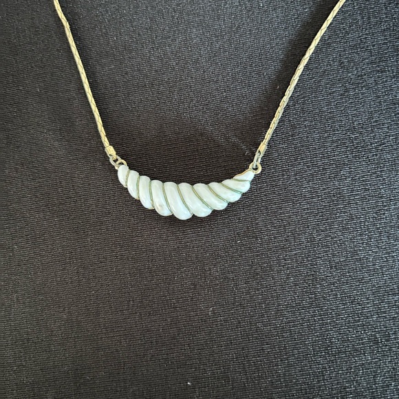 Vintage Avon “Gatsby Collection” necklace and clip on earrings set - Picture 2 of 8